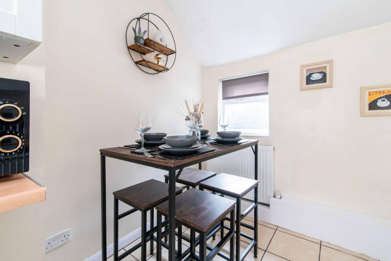 Characterful 2 Bedroom Apartment - Central Location Castle Donington Exterior photo